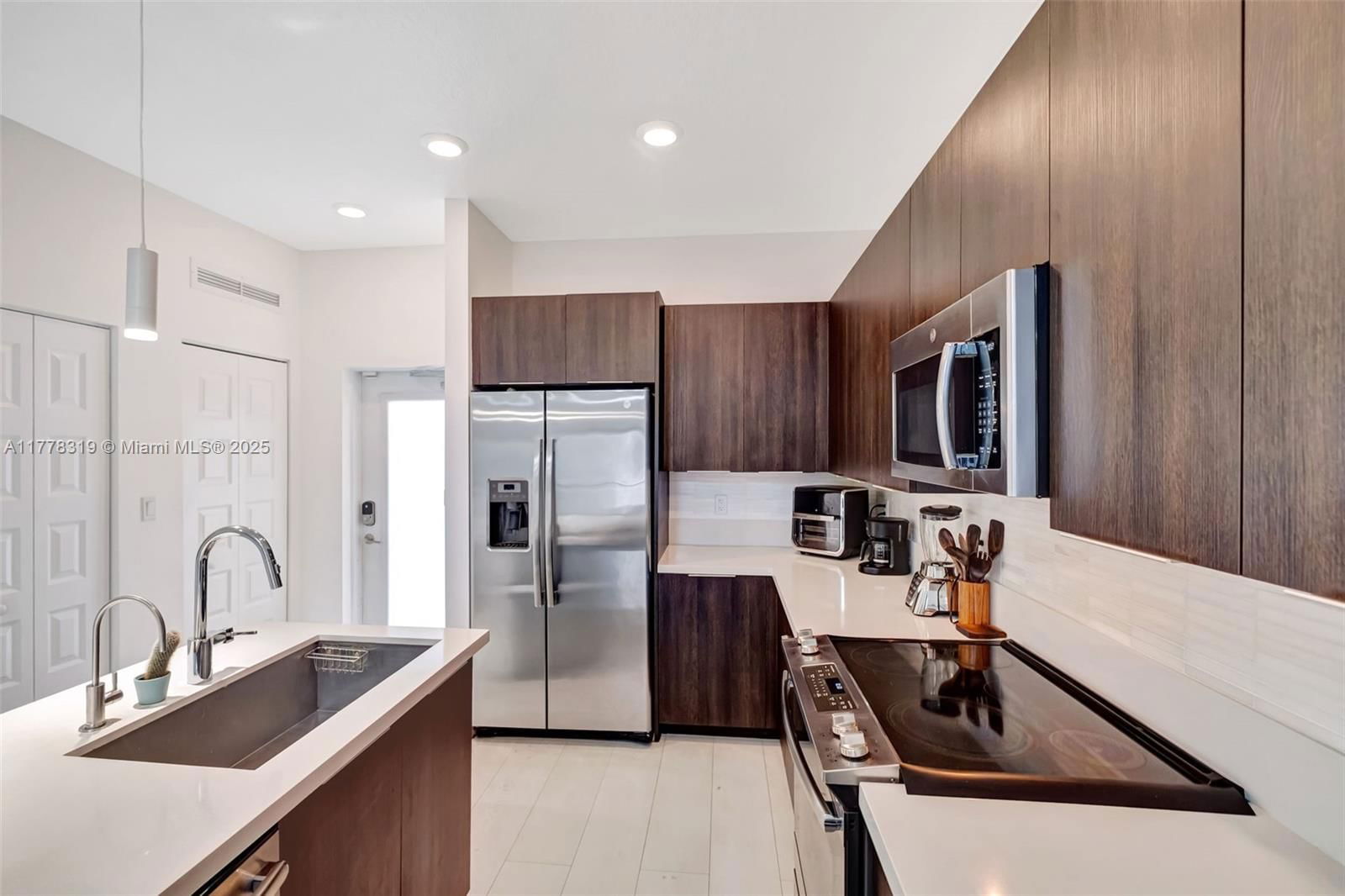 Real estate property located at 4740 84th Ct #32, Miami-dade, Urbana At The Residences, Doral, FL