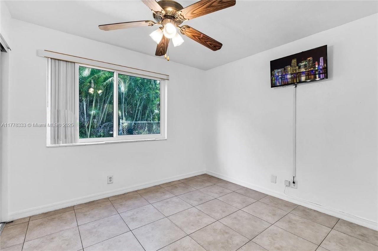 Real estate property located at 2175 56th St #107, Broward, Doria Condo, Fort Lauderdale, FL