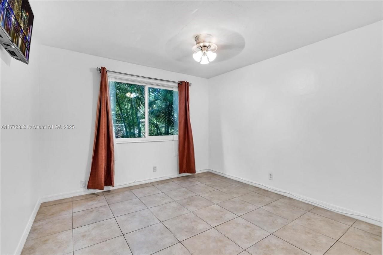 Real estate property located at 2175 56th St #107, Broward, Doria Condo, Fort Lauderdale, FL