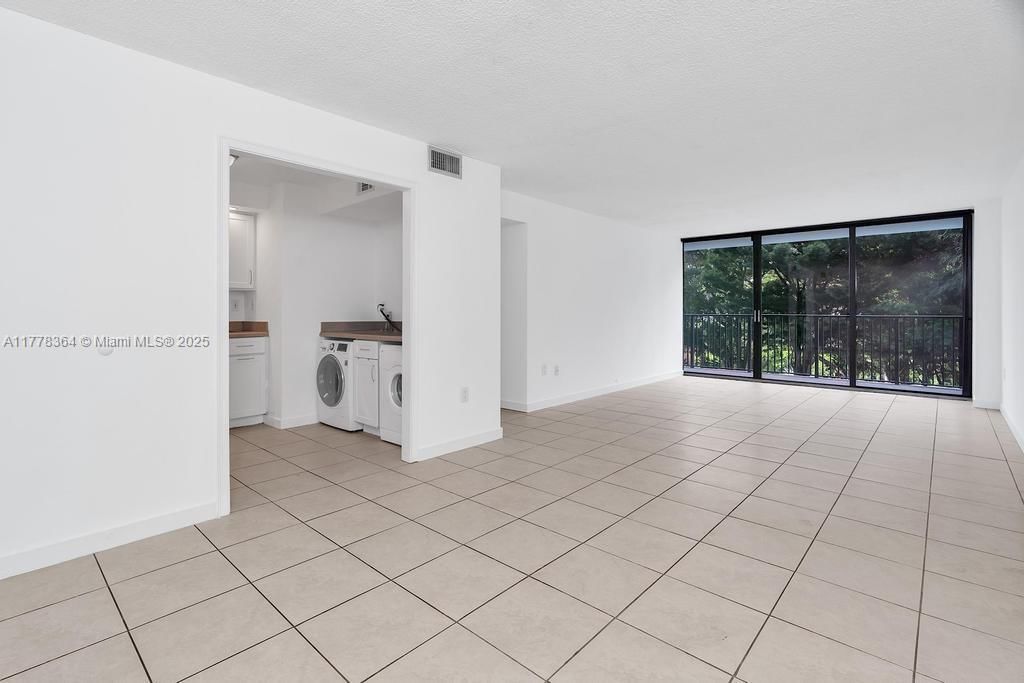 Real estate property located at 1450 Brickell Bay Dr #307, Miami-dade, Costa Bella Condo, Miami, FL