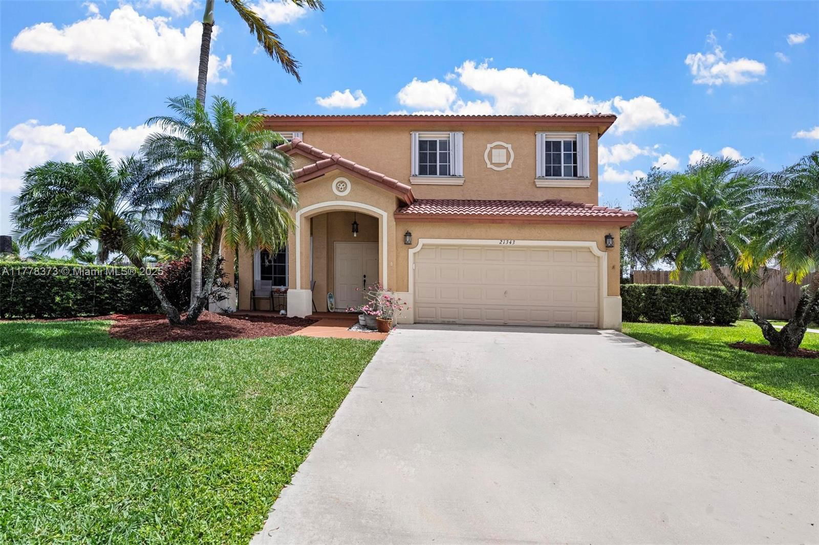 Real estate property located at 21343 88th Ct, Miami-dade, Lakes By The Bay Sec 14, Cutler Bay, FL