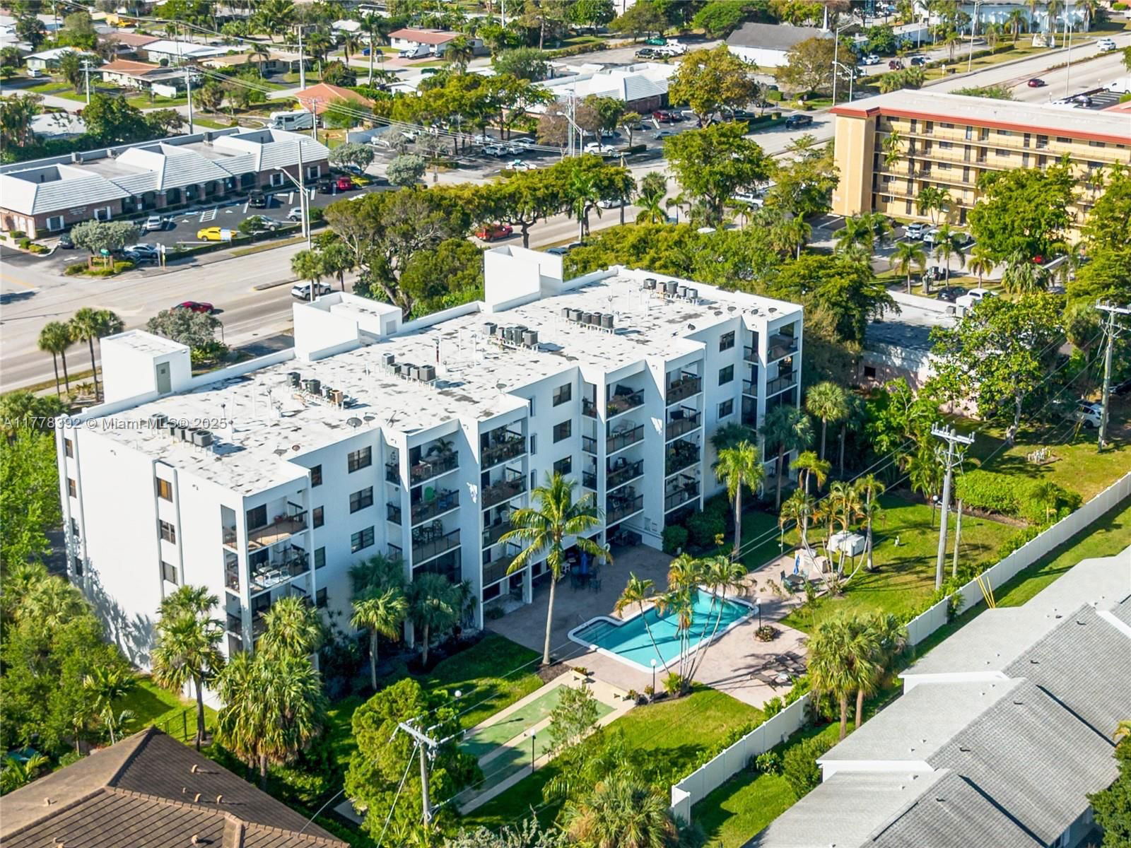 Real estate property located at 2707 14th St Cswy #401, Broward, Mariners Way Condo, Pompano Beach, FL