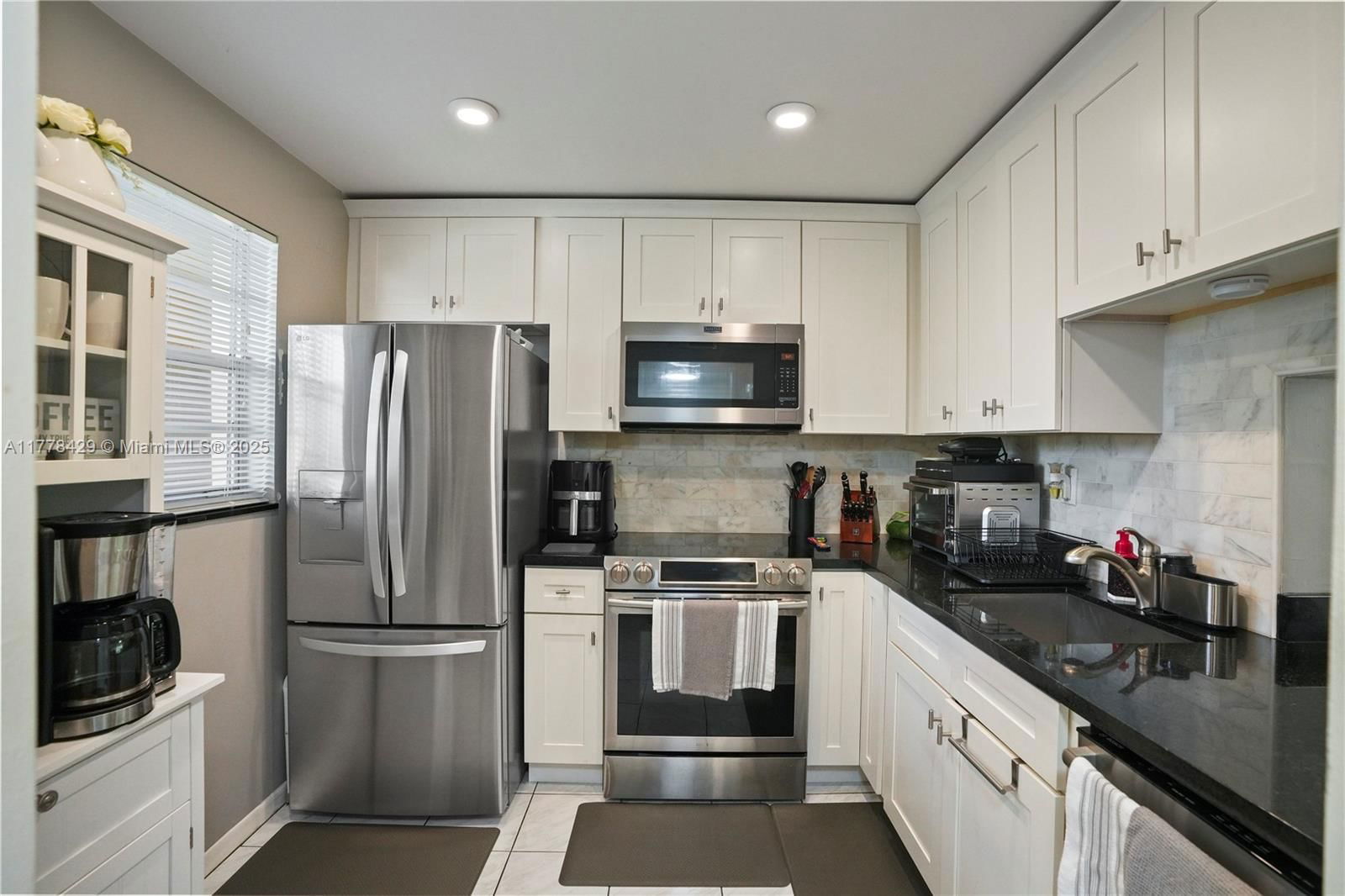 Real estate property located at 471 Pine Island Rd D405, Broward, Plantation Pines Condo, Plantation, FL