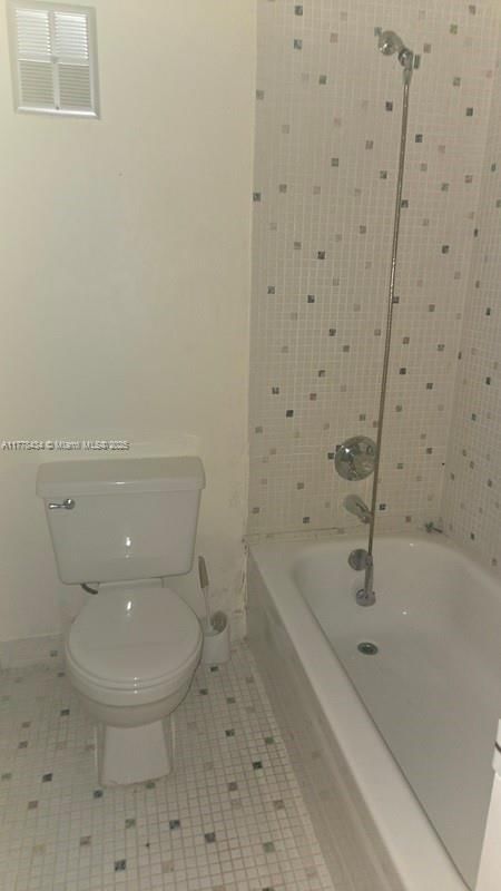 Real estate property located at 430 Commodore Dr #314, Broward, Lago West Condominium, Plantation, FL