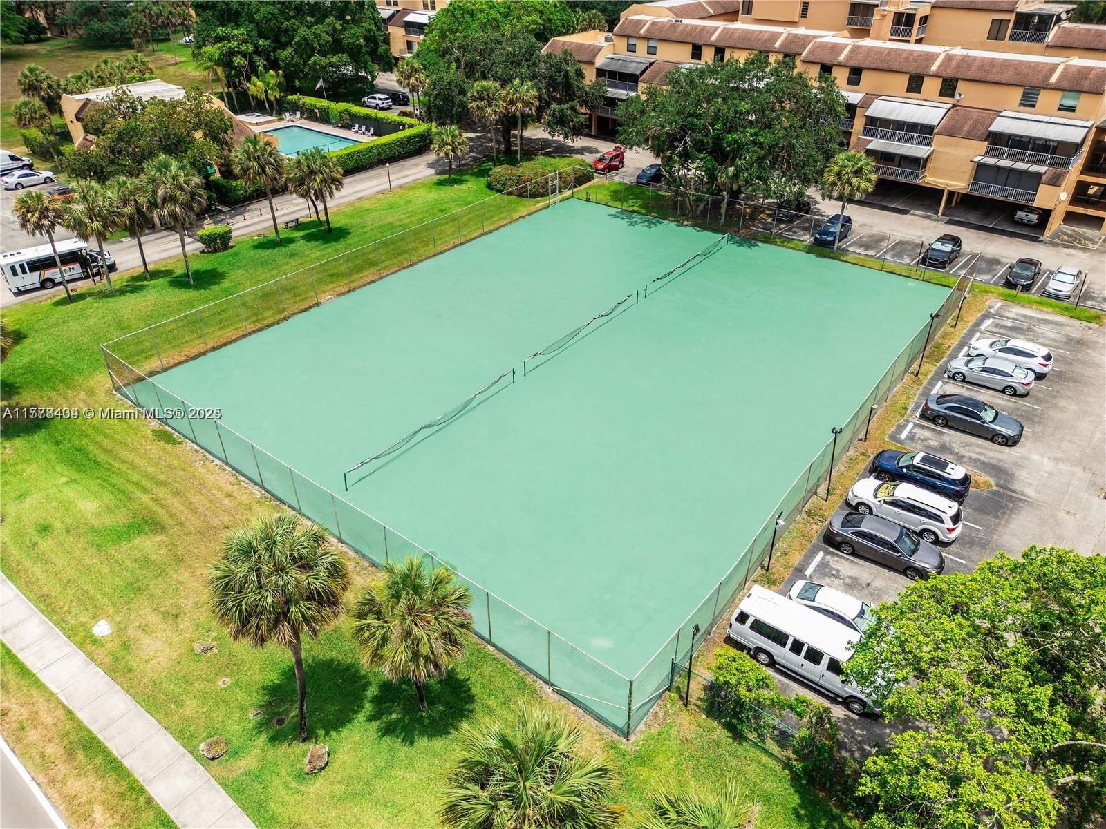 Real estate property located at 430 Commodore Dr #314, Broward, Lago West Condominium, Plantation, FL
