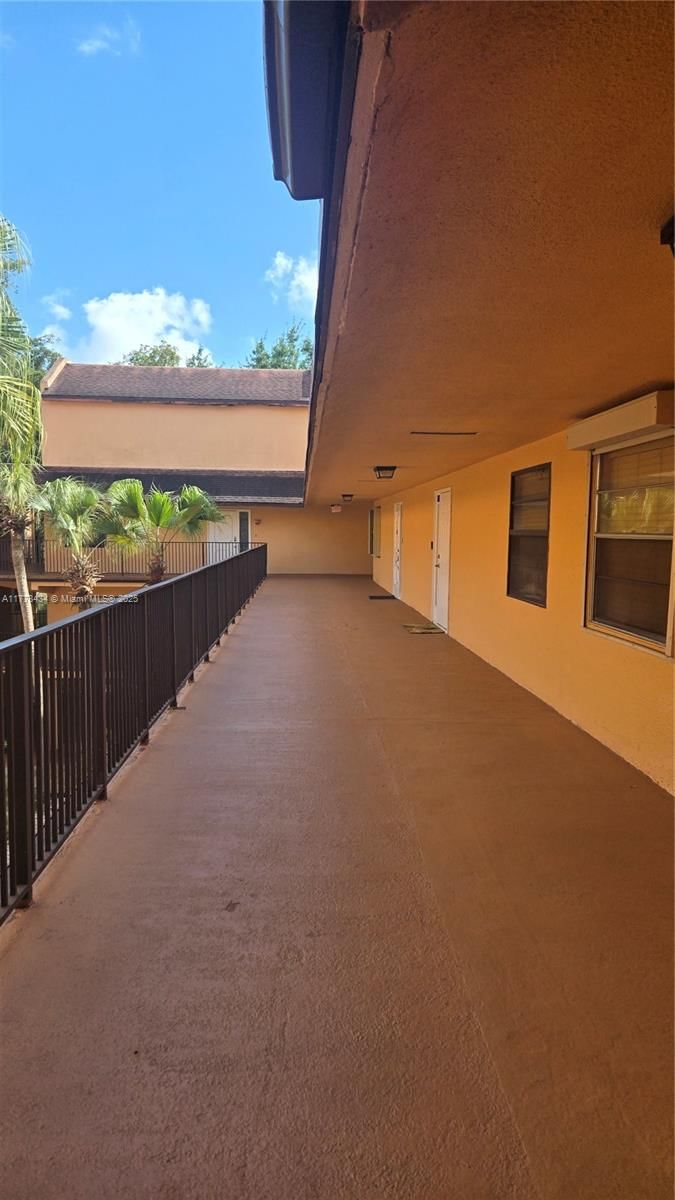 Real estate property located at 430 Commodore Dr #314, Broward, Lago West Condominium, Plantation, FL