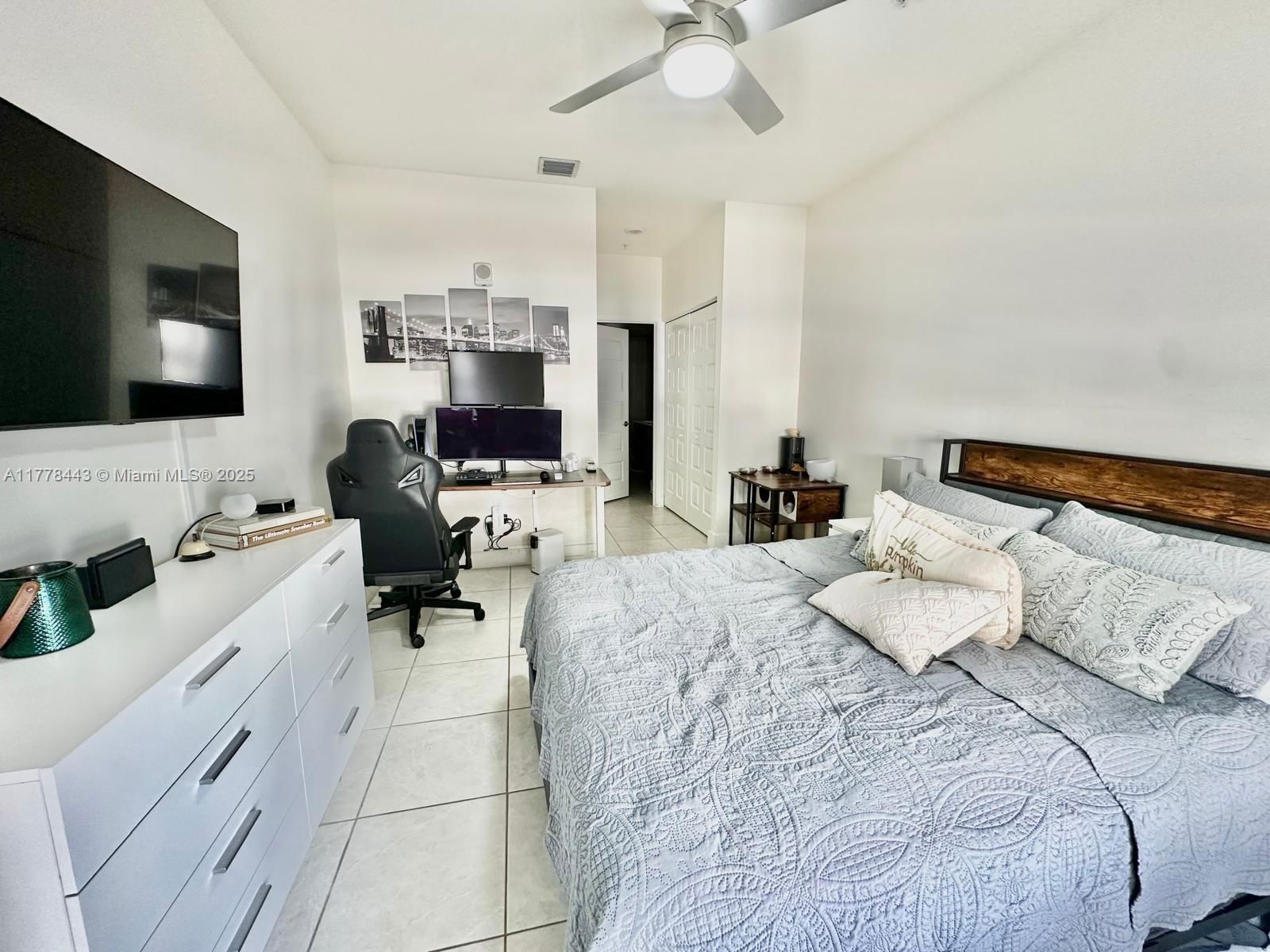 Real estate property located at 8301 41st St B-204, Miami-dade, Urbana At The Residences, Doral, FL