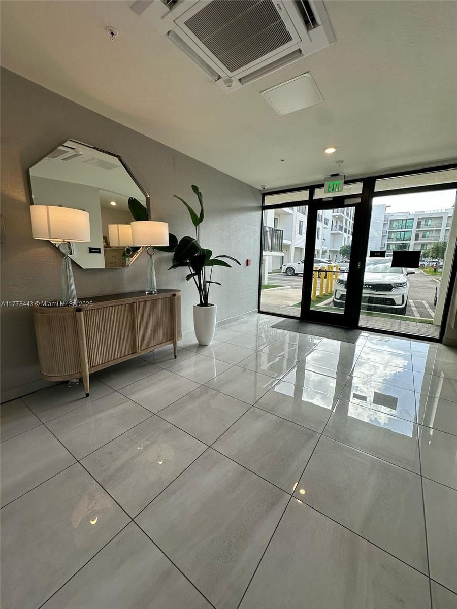 Real estate property located at 8301 41st St B-204, Miami-dade, Urbana At The Residences, Doral, FL