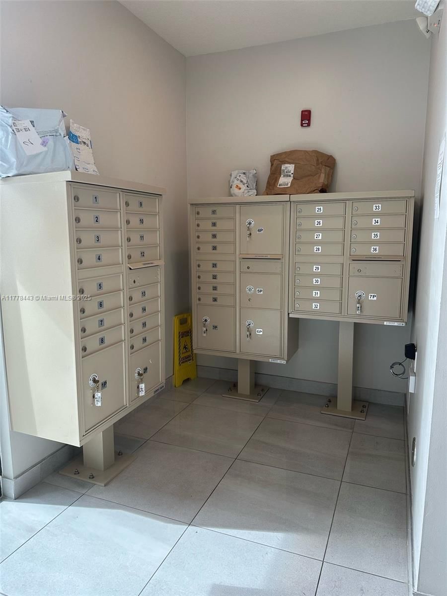 Real estate property located at 8301 41st St B-204, Miami-dade, Urbana At The Residences, Doral, FL