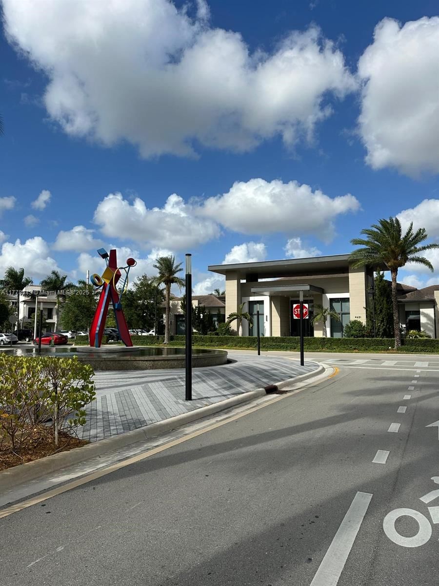 Real estate property located at 8301 41st St B-204, Miami-dade, Urbana At The Residences, Doral, FL
