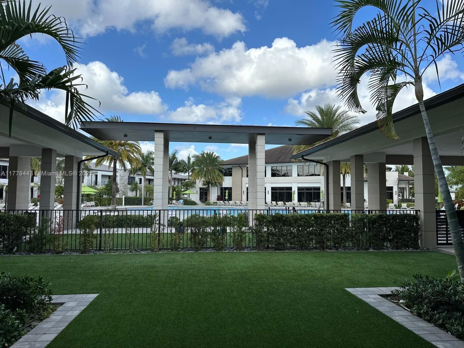 Real estate property located at 8301 41st St B-204, Miami-dade, Urbana At The Residences, Doral, FL