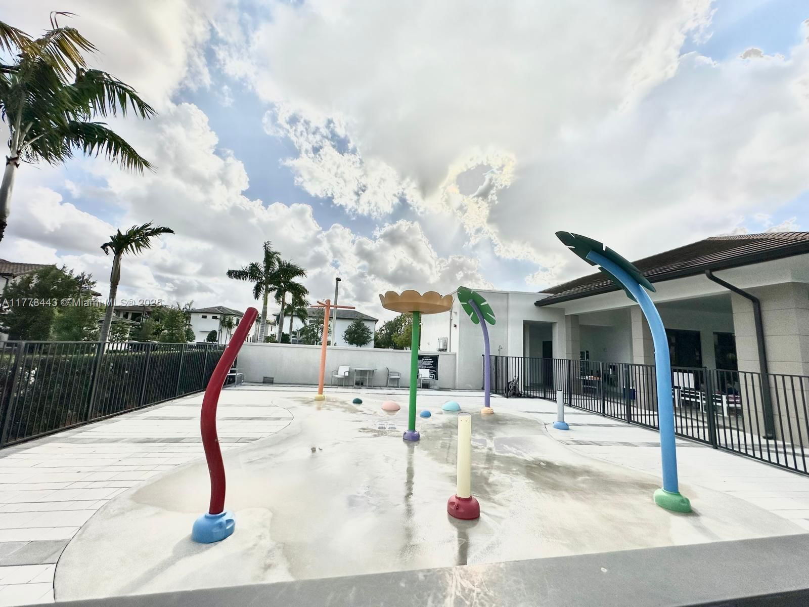 Real estate property located at 8301 41st St B-204, Miami-dade, Urbana At The Residences, Doral, FL
