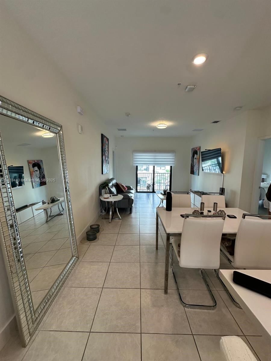 Real estate property located at 8301 41st St B-204, Miami-dade, Urbana At The Residences, Doral, FL