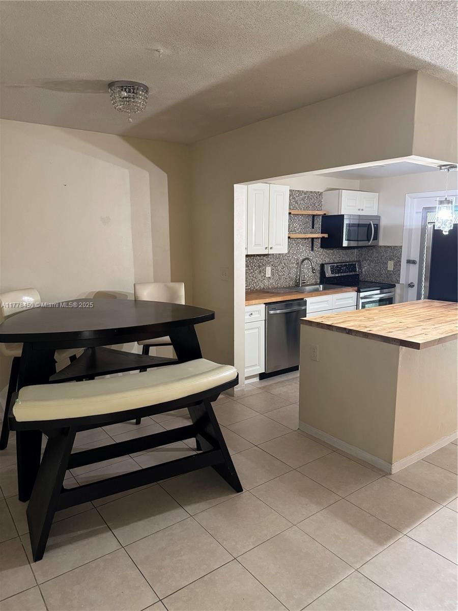 Real estate property located at 1631 46th Ave #119, Broward, Edgewood Greens Condo, Lauderhill, FL