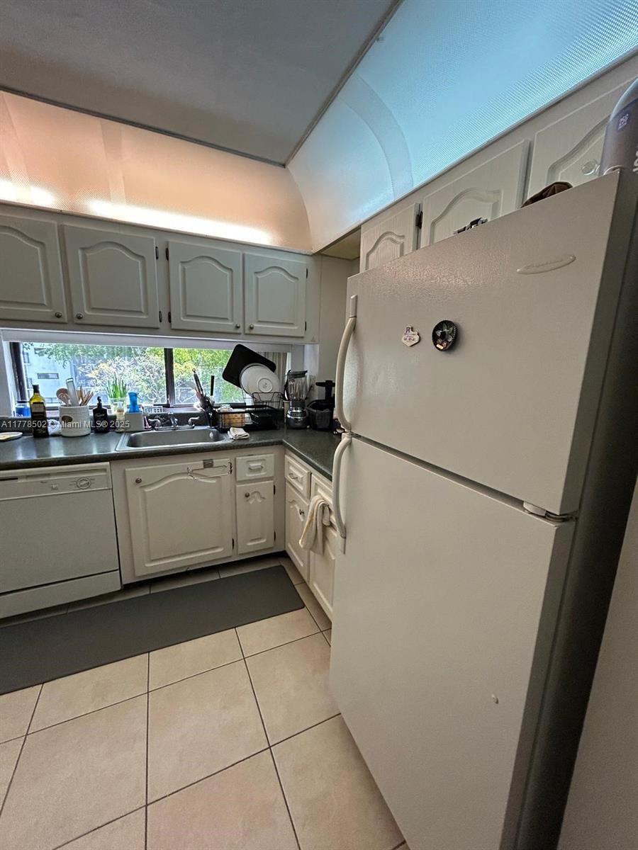 Real estate property located at 17021 Bay Rd #322, Miami-dade, 17021 North Bay Road, Unit, Sunny Isles Beach, FL