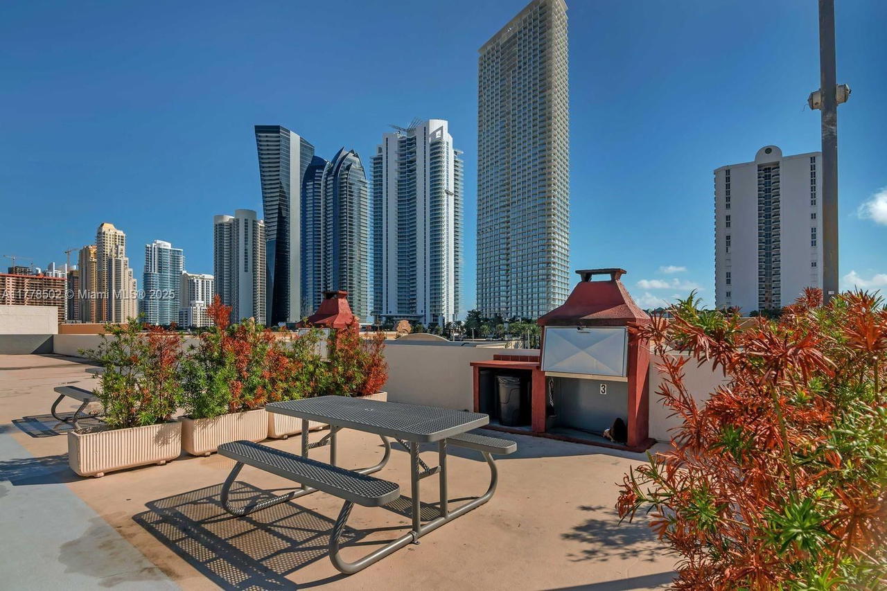 Real estate property located at 17021 Bay Rd #322, Miami-dade, 17021 North Bay Road, Unit, Sunny Isles Beach, FL
