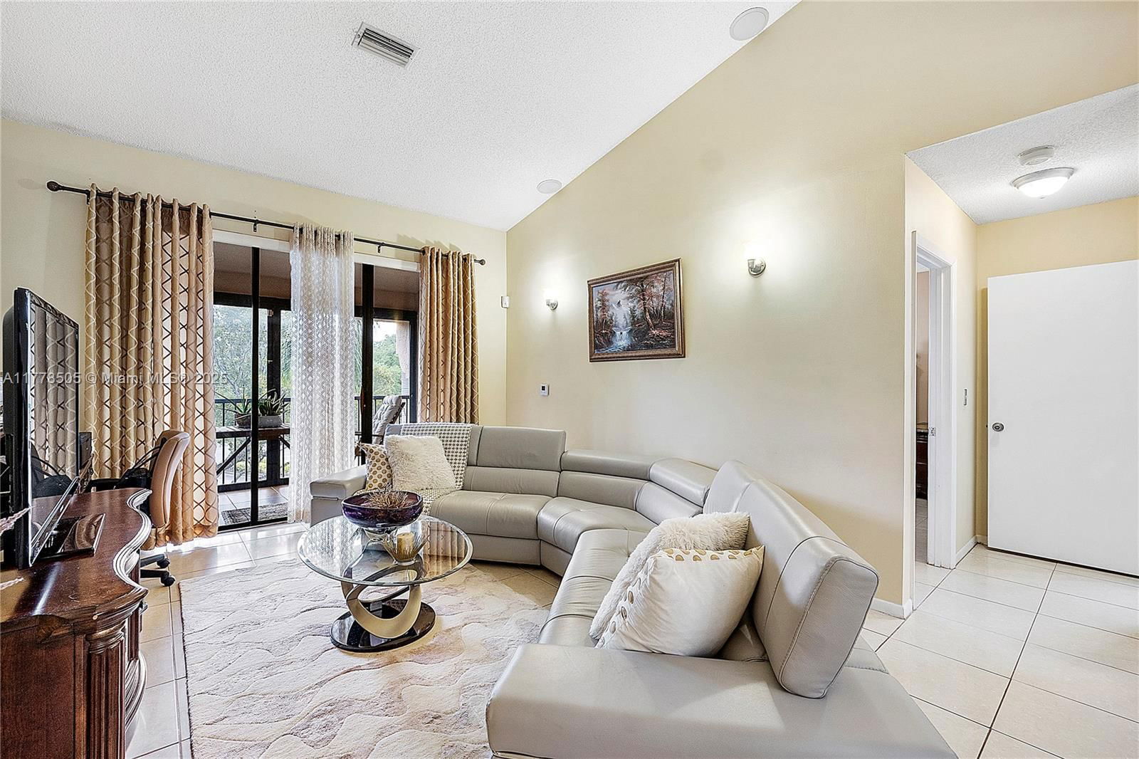 Real estate property located at 4101 Coral Tree Cir #313, Broward, Bayview Village A Condo, Coconut Creek, FL