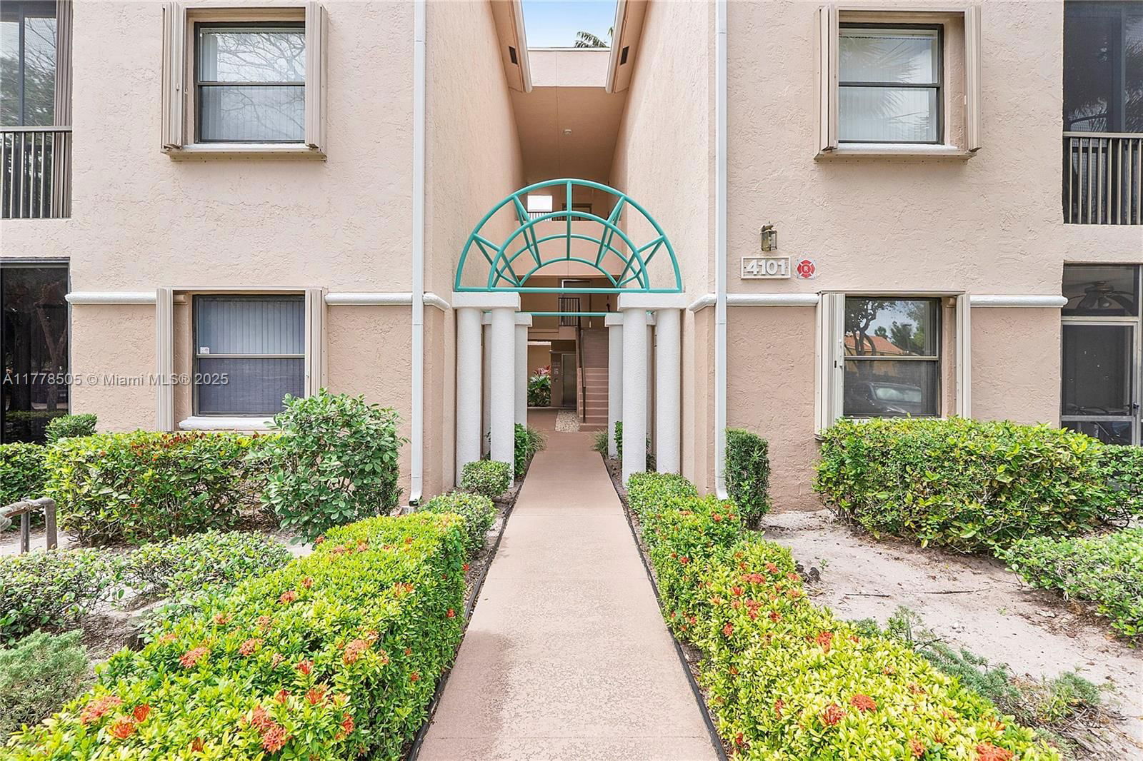 Real estate property located at 4101 Coral Tree Cir #313, Broward, Bayview Village A Condo, Coconut Creek, FL