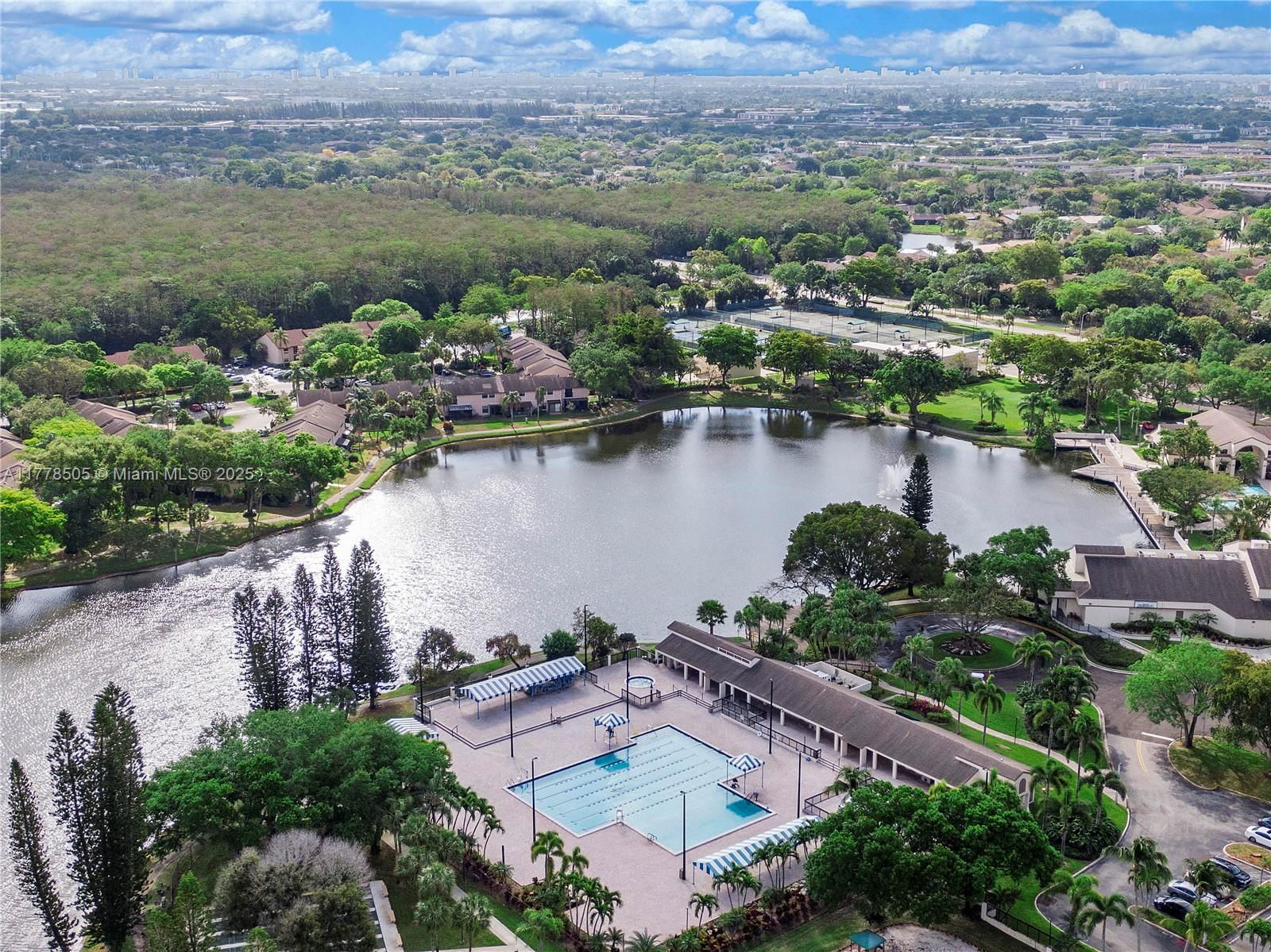Real estate property located at 4101 Coral Tree Cir #313, Broward, Bayview Village A Condo, Coconut Creek, FL