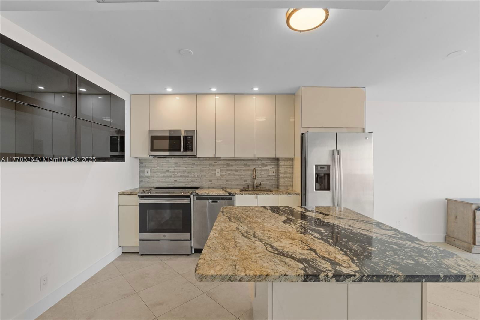 Real estate property located at 2100 Sans Souci Blvd A1509, Miami-dade, Bayview Towers Condo Sout, North Miami, FL