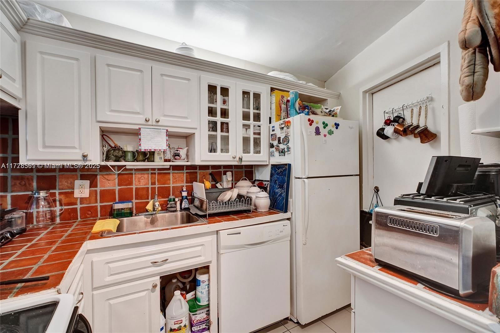 Real estate property located at 2899 Collins Ave #521, Miami-dade, Triton Tower Condo, Miami Beach, FL