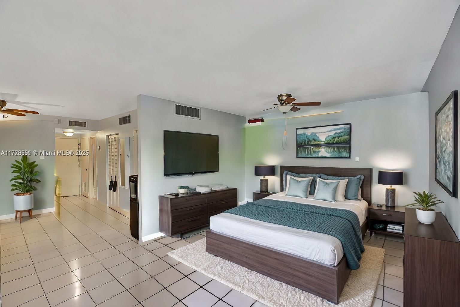 Real estate property located at 2899 Collins Ave #521, Miami-dade, Triton Tower Condo, Miami Beach, FL