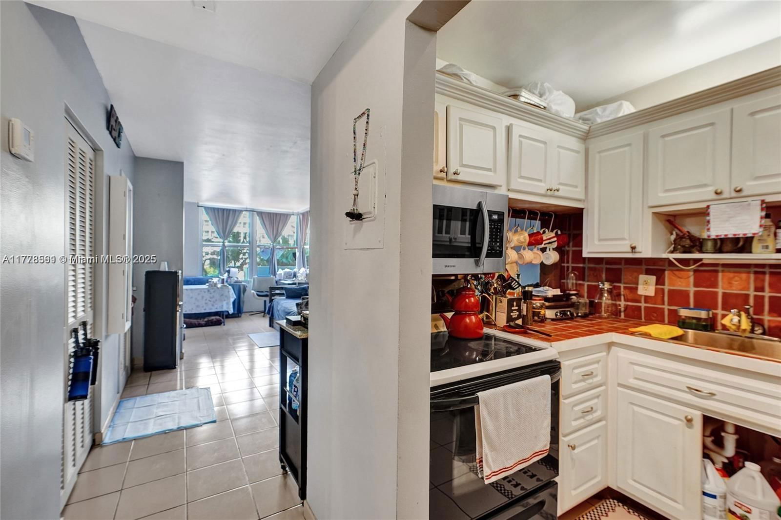 Real estate property located at 2899 Collins Ave #521, Miami-dade, Triton Tower Condo, Miami Beach, FL