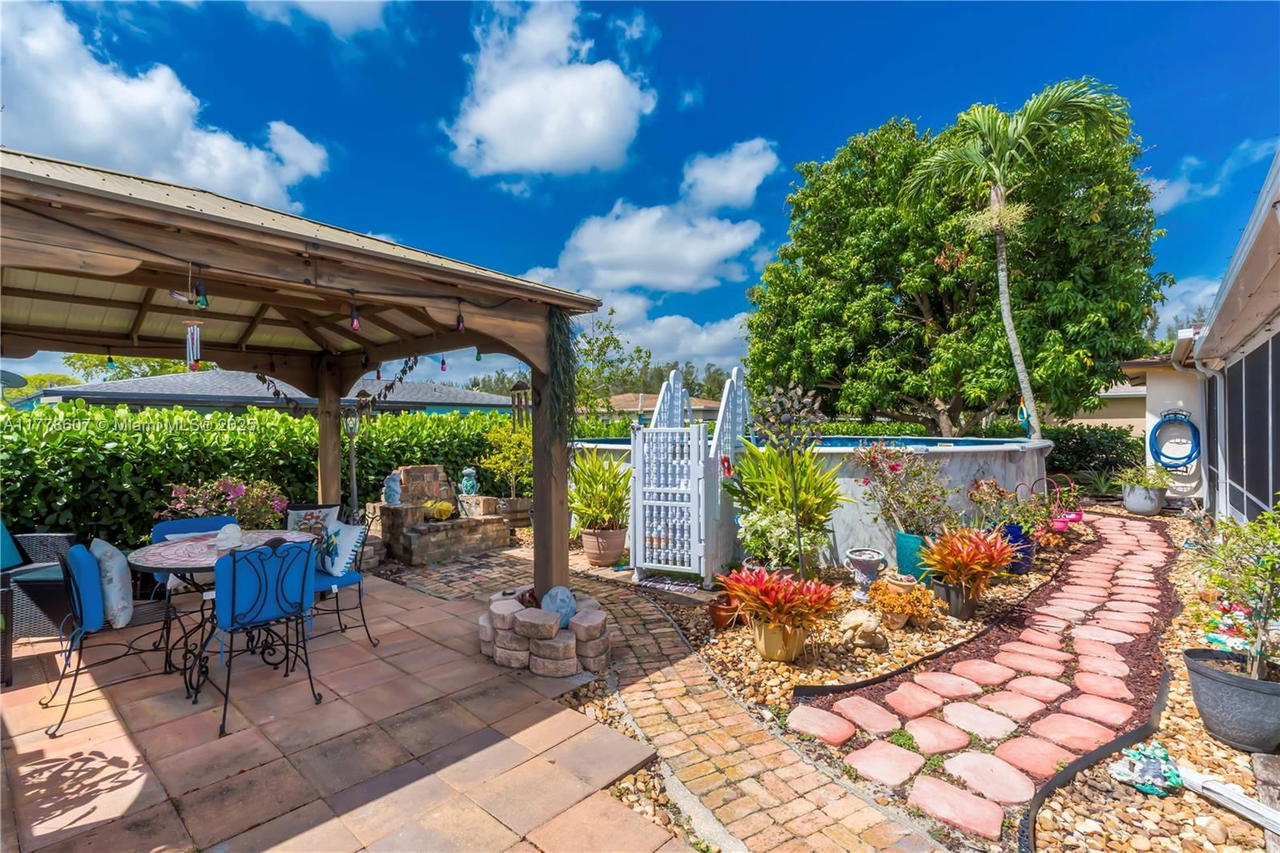 Real estate property located at 22483 Labrador St, Palm Beach, Holiday City At Boca Rato, Boca Raton, FL