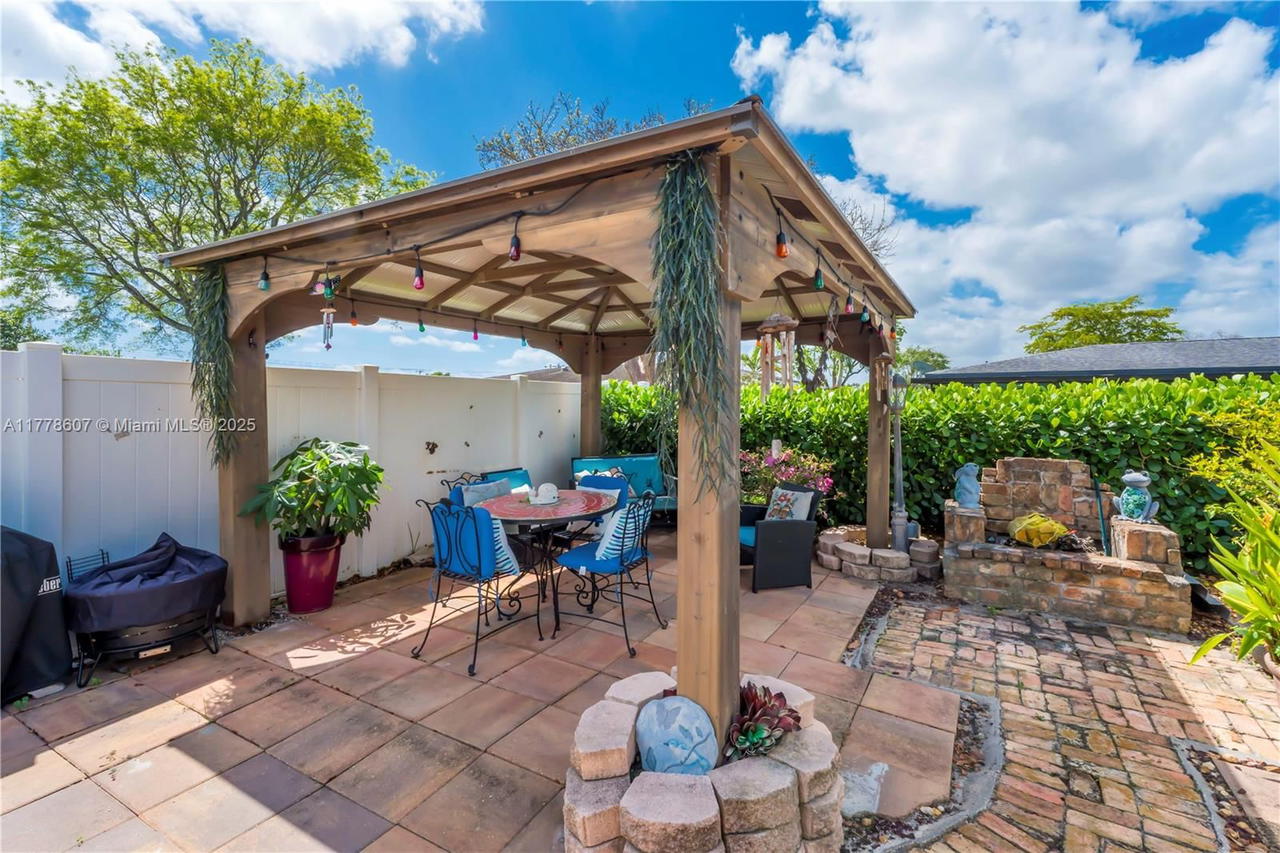Real estate property located at 22483 Labrador St, Palm Beach, Holiday City At Boca Rato, Boca Raton, FL