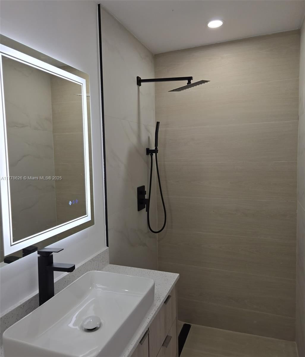 Real estate property located at 3242 87th Ter, Miami-dade, Broadmoor Manor, Miami, FL