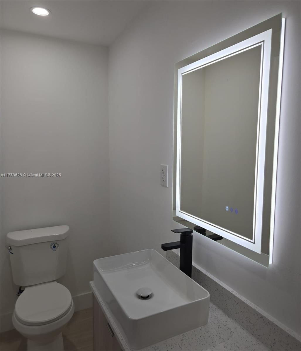 Real estate property located at 3242 87th Ter, Miami-dade, Broadmoor Manor, Miami, FL