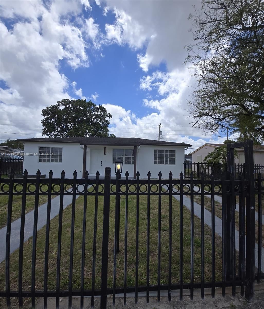 Real estate property located at 3242 87th Ter, Miami-dade, Broadmoor Manor, Miami, FL