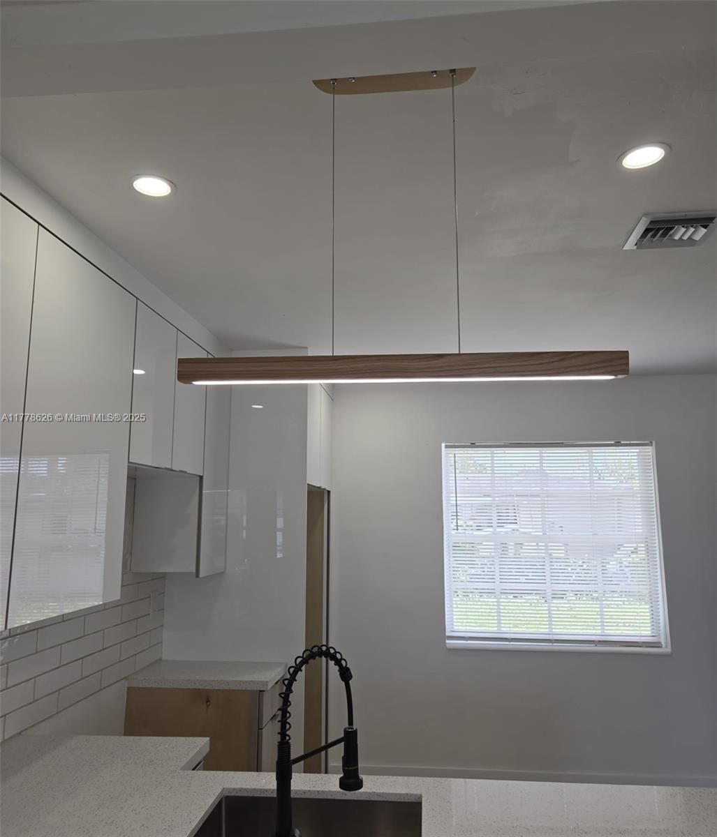 Real estate property located at 3242 87th Ter, Miami-dade, Broadmoor Manor, Miami, FL