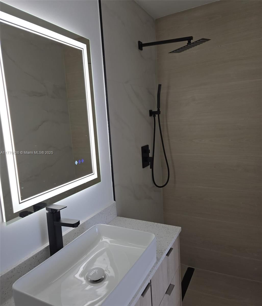 Real estate property located at 3242 87th Ter, Miami-dade, Broadmoor Manor, Miami, FL