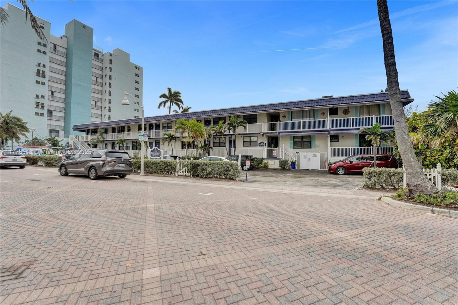 Real estate property located at 322 Taylor St #1D, Broward, President Co-op, Hollywood, FL