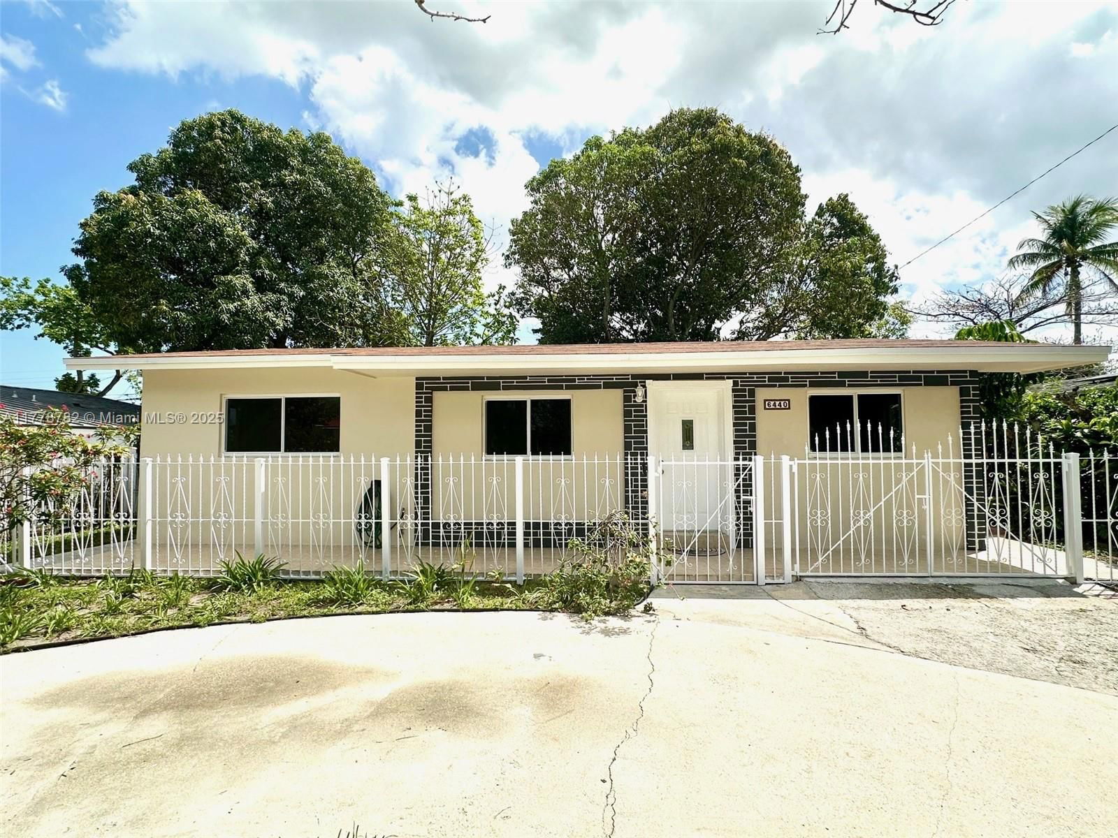 Real estate property located at 6440 20th St, Broward, Welwyn Park, Miramar, FL