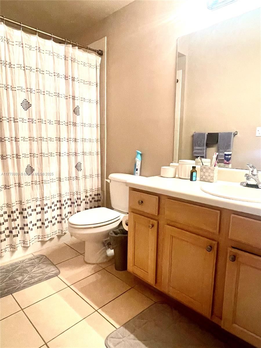 Real estate property located at 6001 70th St #429, Miami-dade, Valencia Condo, South Miami, FL