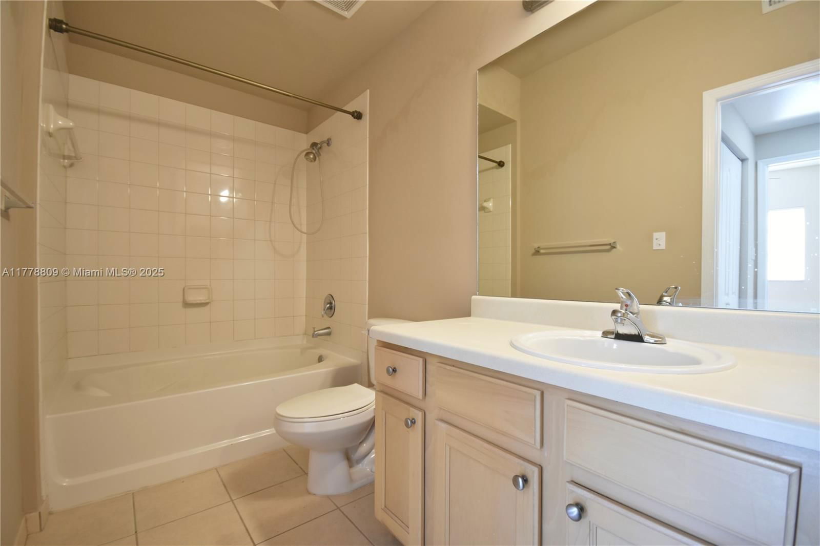 Real estate property located at 6001 70th St #429, Miami-dade, Valencia Condo, South Miami, FL