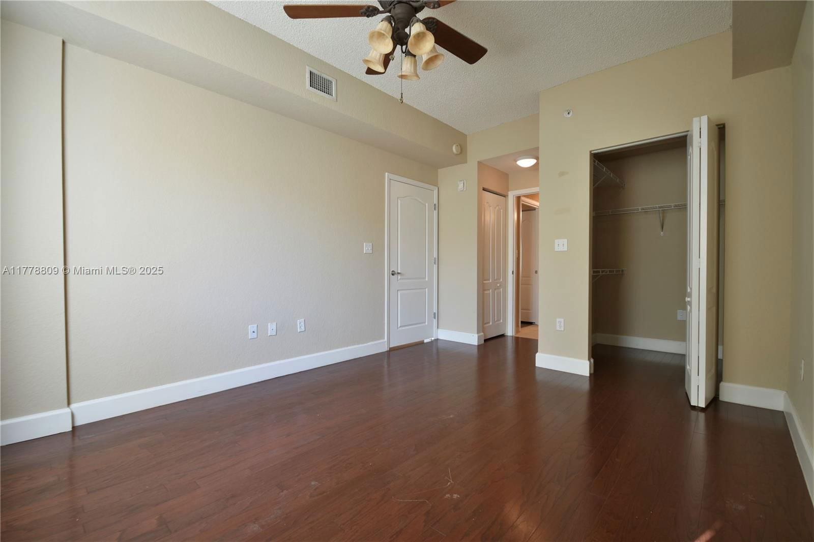 Real estate property located at 6001 70th St #429, Miami-dade, Valencia Condo, South Miami, FL