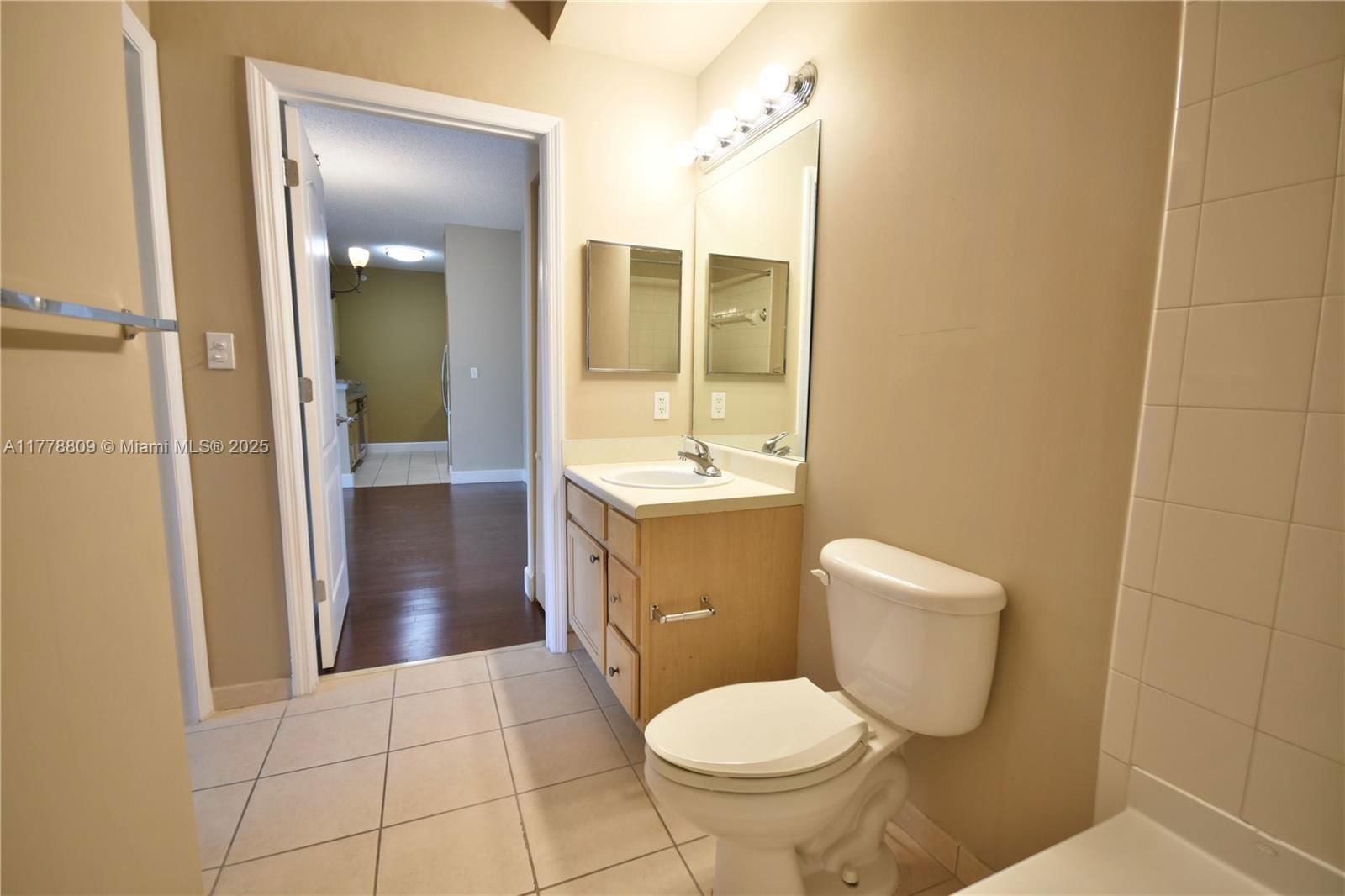 Real estate property located at 6001 70th St #429, Miami-dade, Valencia Condo, South Miami, FL