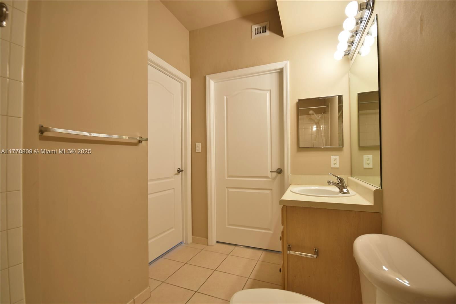 Real estate property located at 6001 70th St #429, Miami-dade, Valencia Condo, South Miami, FL