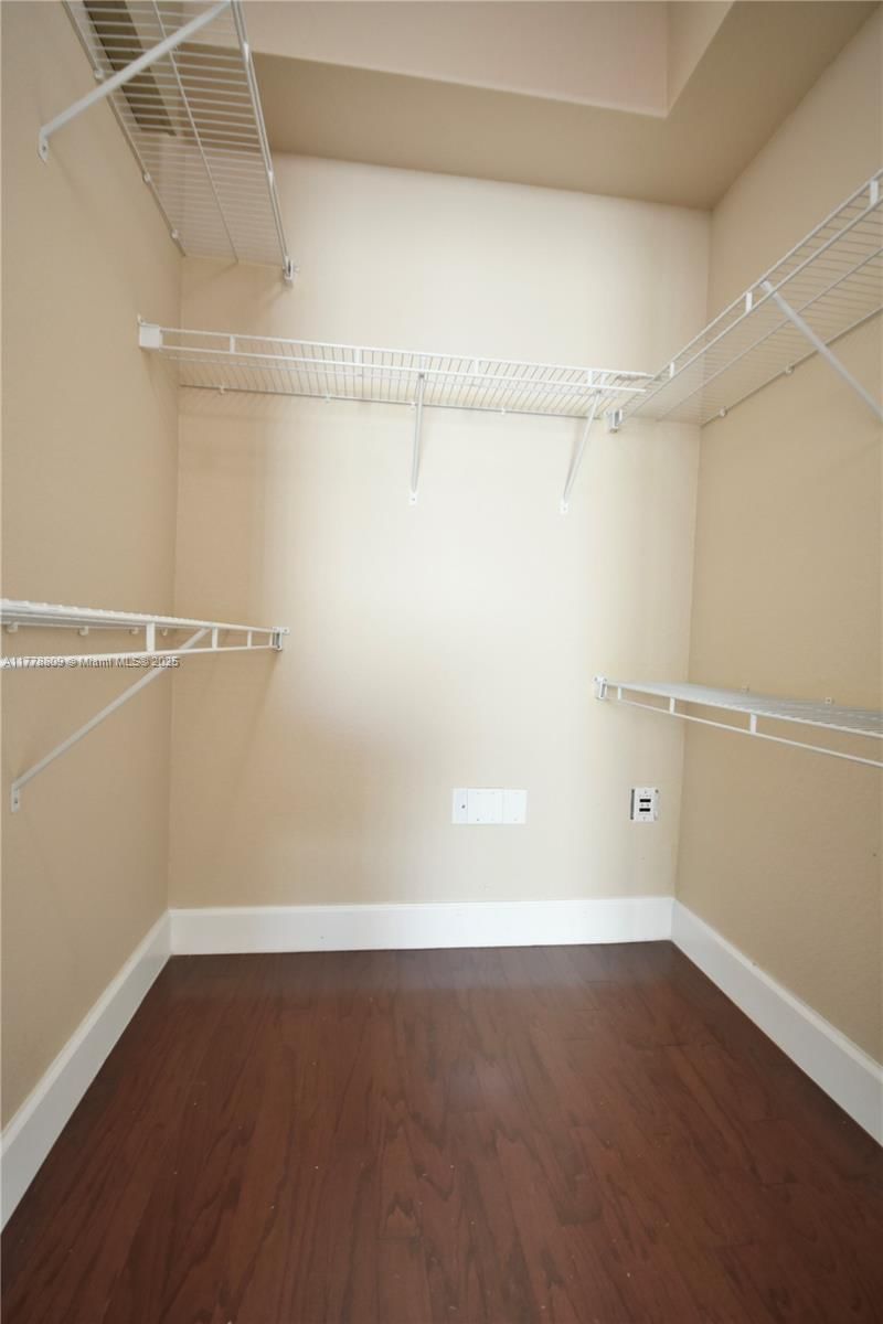 Real estate property located at 6001 70th St #429, Miami-dade, Valencia Condo, South Miami, FL