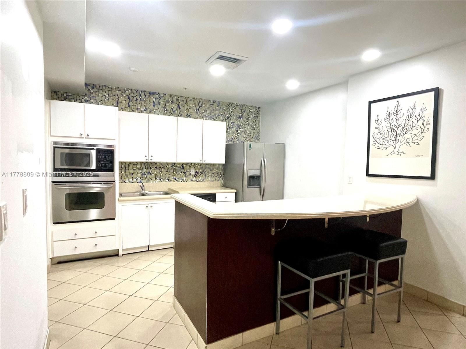 Real estate property located at 6001 70th St #429, Miami-dade, Valencia Condo, South Miami, FL