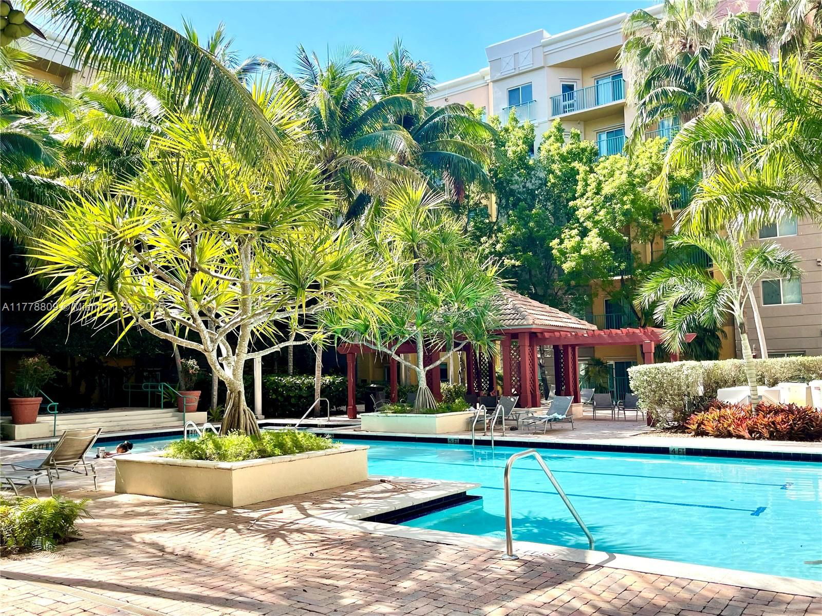Real estate property located at 6001 70th St #429, Miami-dade, Valencia Condo, South Miami, FL