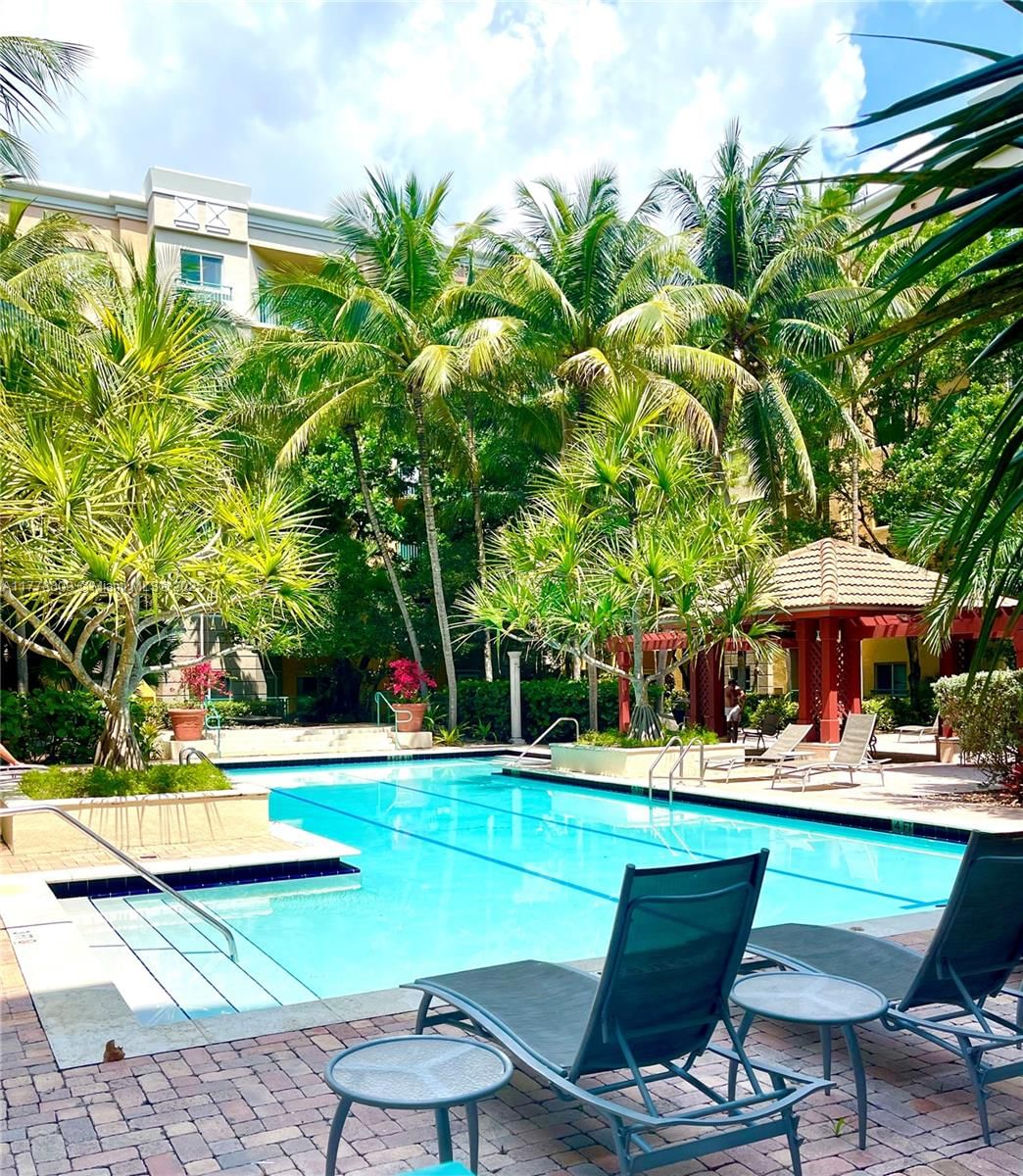 Real estate property located at 6001 70th St #429, Miami-dade, Valencia Condo, South Miami, FL