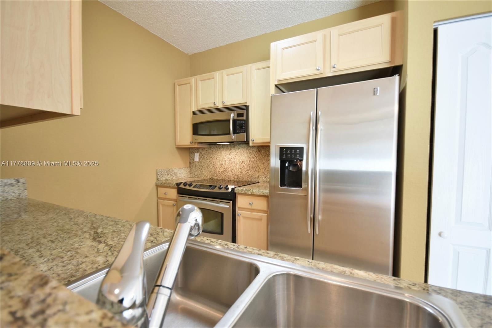 Real estate property located at 6001 70th St #429, Miami-dade, Valencia Condo, South Miami, FL