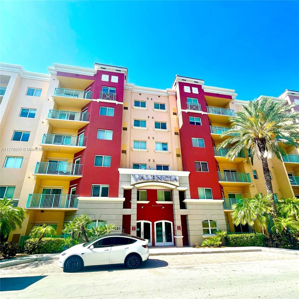 Real estate property located at 6001 70th St #429, Miami-dade, Valencia Condo, South Miami, FL