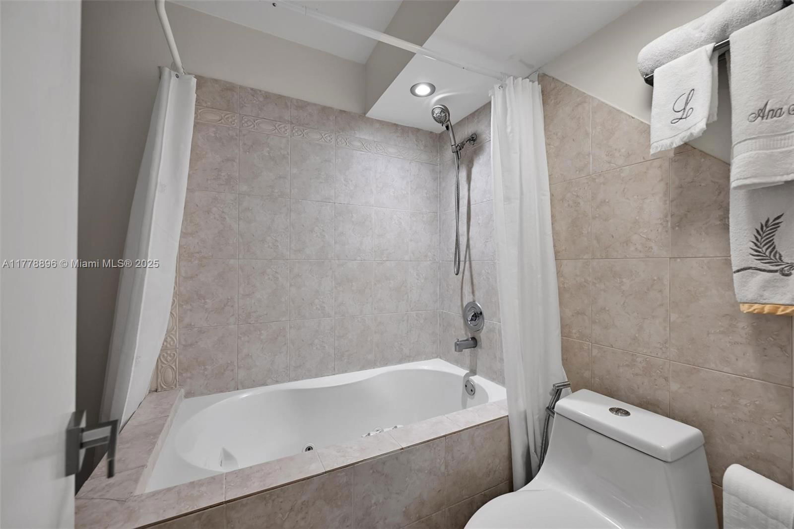 Real estate property located at 9101 Lime Bay Blvd #107, Broward, Lime Bay Condominium 6, Tamarac, FL