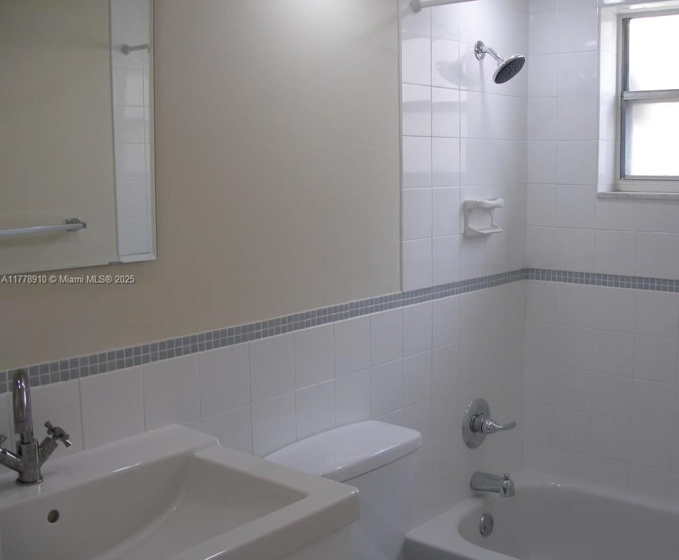 Real estate property located at 716 Michigan Ave #305, Miami-dade, Michigan Towers Condo, Miami Beach, FL