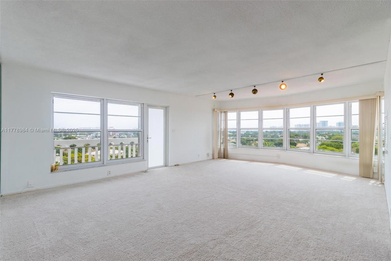 Real estate property located at 2500 48th Ln #802, Broward, Country Club Towers Condo, Fort Lauderdale, FL